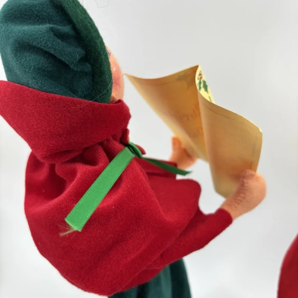 Pair of Annalee Dolls Dickens‎ 14IN Christmas Caroler Man And Woman